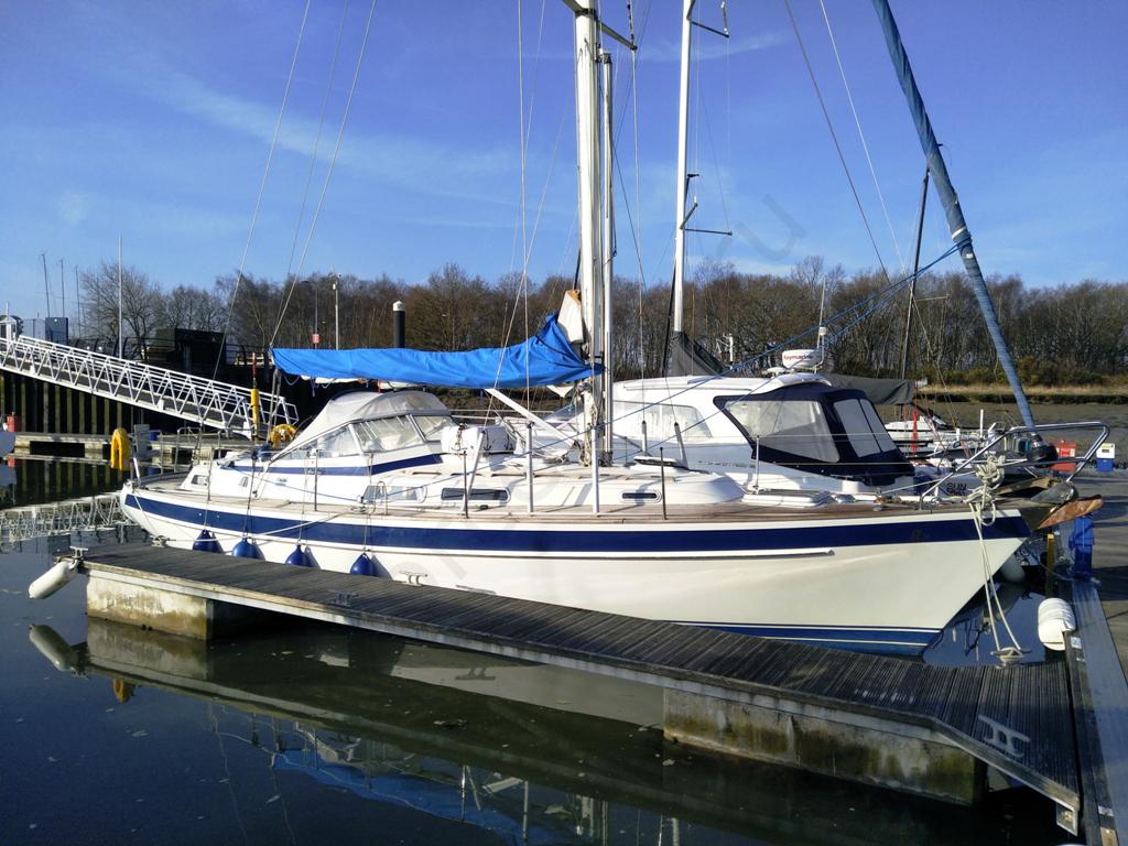 Наш Hallberg-Rassy